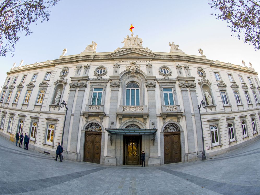 Vista de la fachada del Tribunal Supremo. (EFE Fernando Villar)